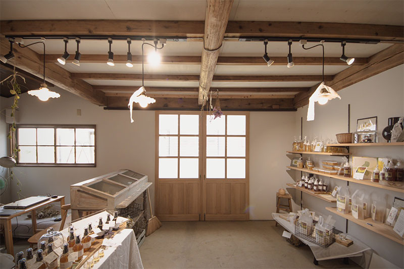 maa honey Shop&rooms